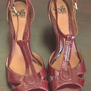 Sofft Burgundy Heels T-Strap Medium Heel